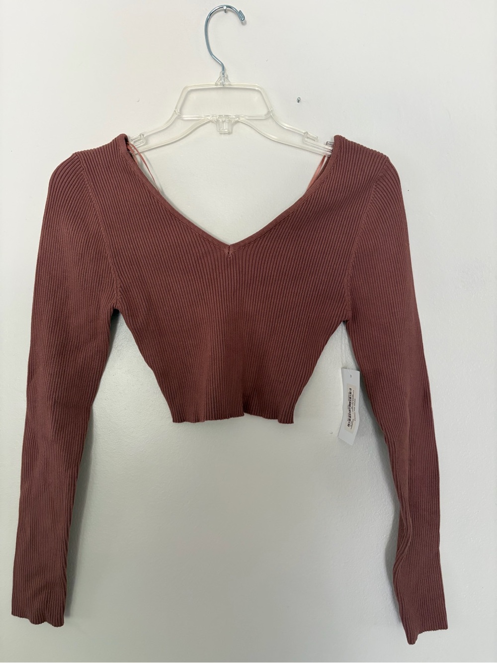 NWT- MOD On Trend Ribbed V-Neck Long Sleeve Crop Top - Mauve